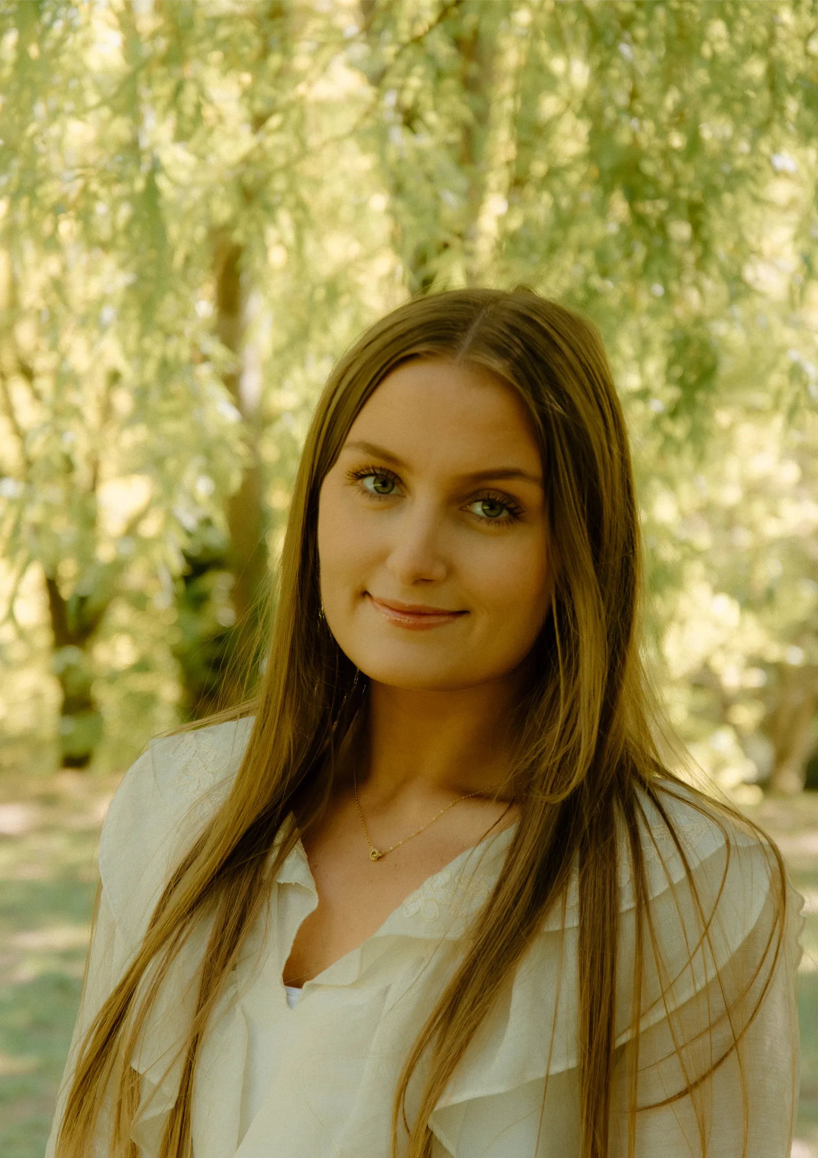 Portrait féminin en extérieur